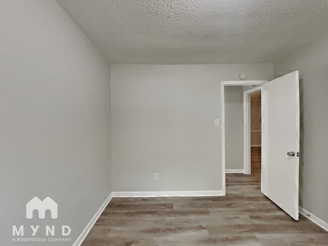 Building Photo - 2432 Kimbark Woods Cove