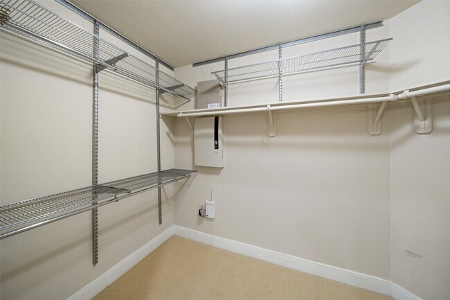 Building Photo - 1419 Montrose Blvd