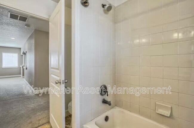 Building Photo - 10904 Cascading Spring Cir