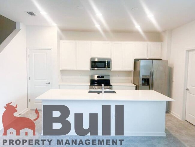 Building Photo - 6033 Blissful St