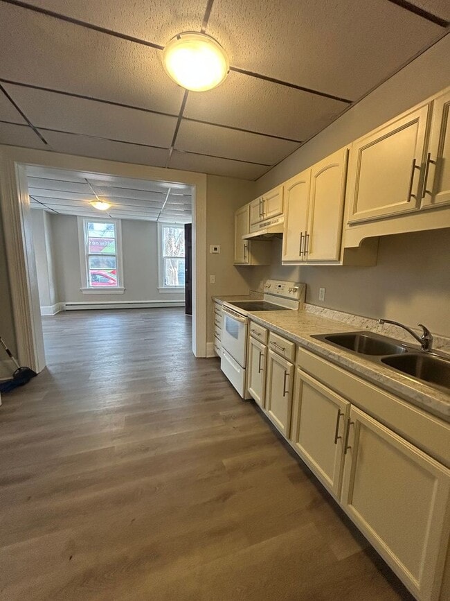 Building Photo - 1015 Chestnut St