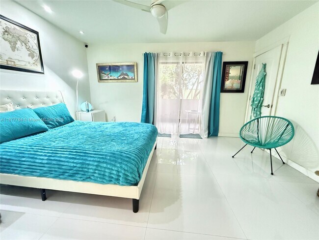 Building Photo - 10857 NW 7th St