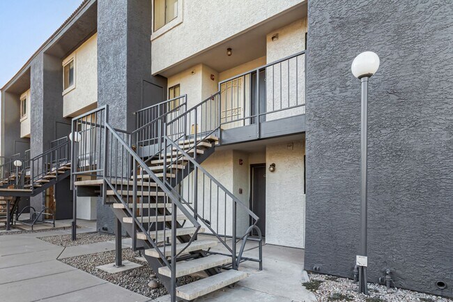 Building Photo - Updated 2-Bedroom COZY Condo Just Minutes ...