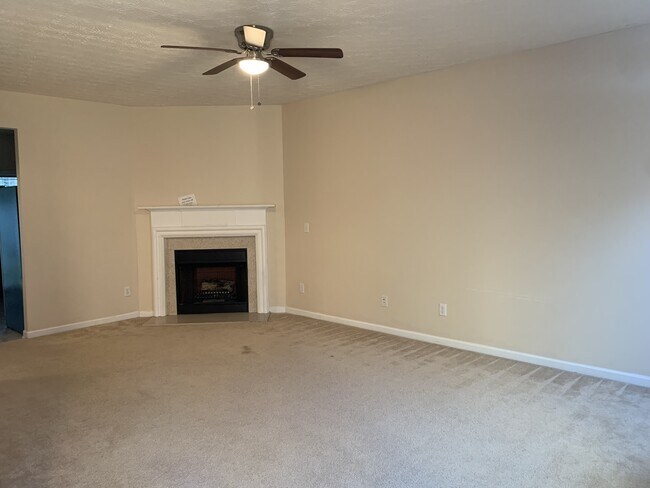 Building Photo - 3329 Fernview Dr