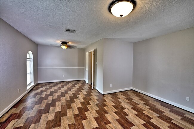 Building Photo - 11203 Verlaine Dr