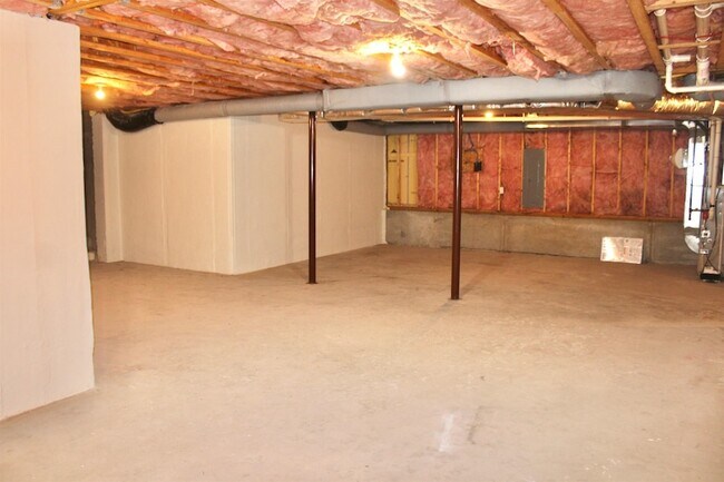Building Photo - 25 Augustus Cir