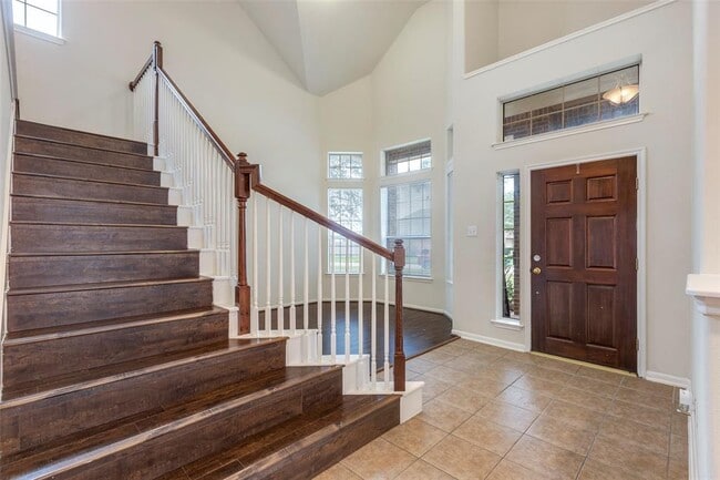 Building Photo - 6604 Trenton Lake Ln