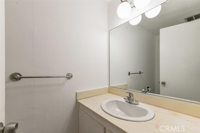 Building Photo - 2057 Dacian Dr S