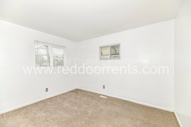 Building Photo - 5361 E Burgess Ave