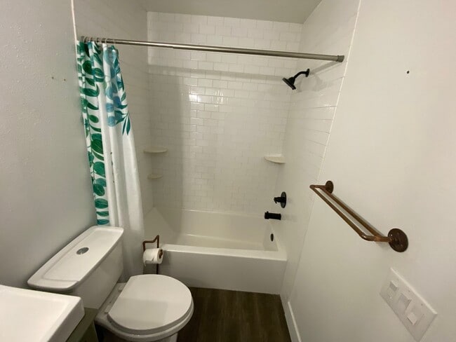 Building Photo - Recently Updated Corner Lot Home- Move in ...