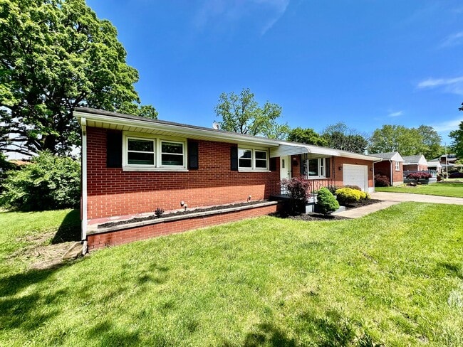 Building Photo - 2501 Elmo Pl