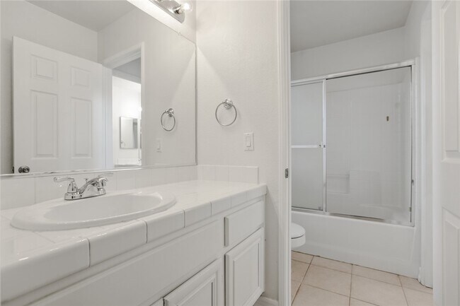 Building Photo - 1605 Rivendel Dr