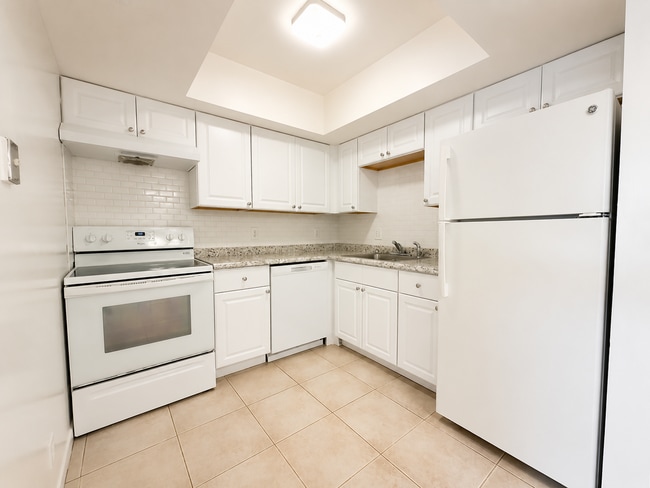 Building Photo - 3120 Collin Dr