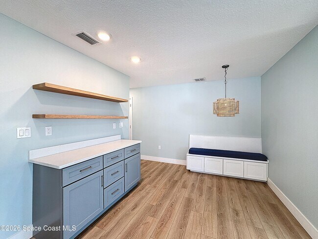 Building Photo - 1707 Shore Dr