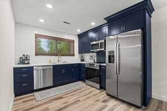Building Photo - Juniper-1802-1804