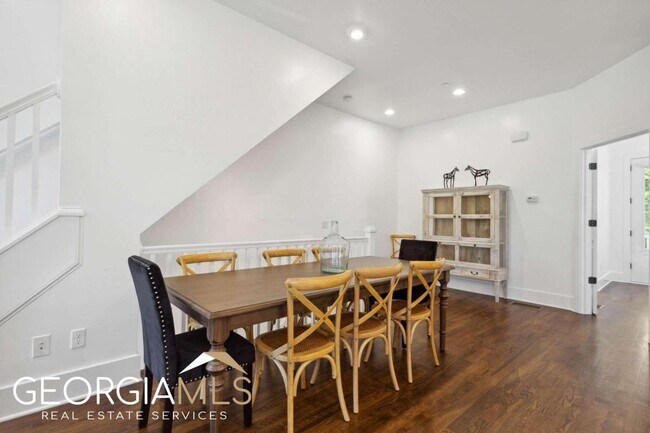 Building Photo - 9212 Selborne Ln