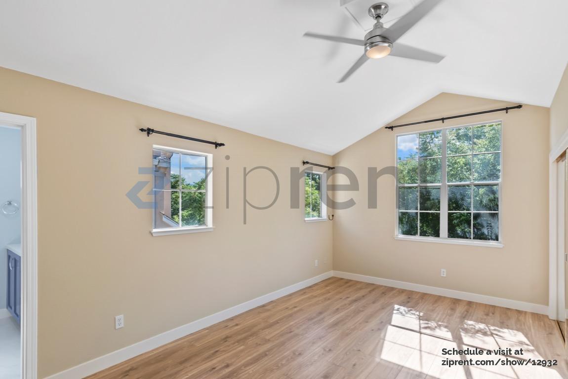 Building Photo - Unit