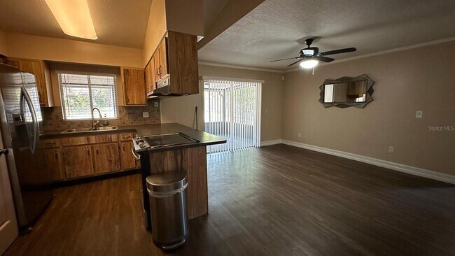 Building Photo - 102 Winding Ridge Dr