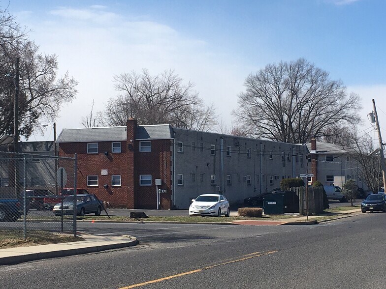 Building Photo - 50 N Fellowship Rd