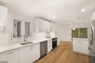 Building Photo - 5E Somerset Hills Village