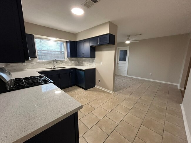 Building Photo - 12414 Ledger Ln