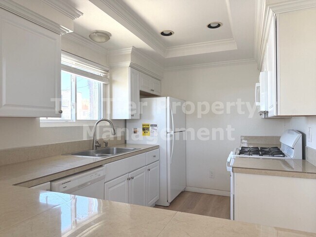 Building Photo - ***Beautiful Oceanfront 3 bed, 2 bath, 2,076 sqft House in Carlsbad Village - Available 06/15***