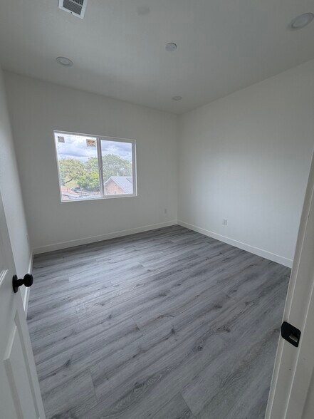 Building Photo - 3685 44th St