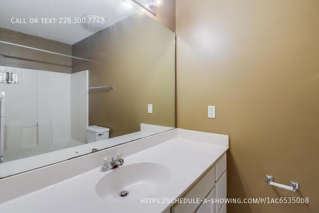 Building Photo - 2073 Stone Bridge Dr