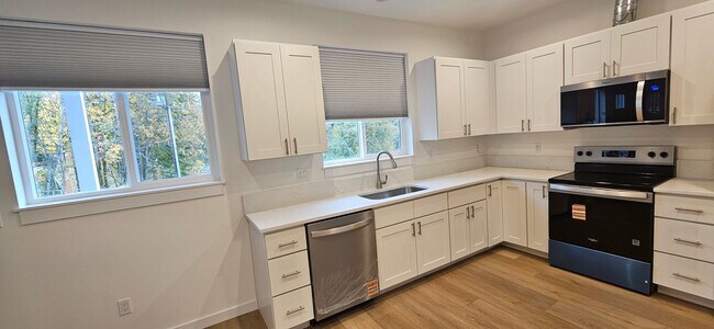 Building Photo - 2 Bedroom, 2 Bathroom Home for Rent in the...