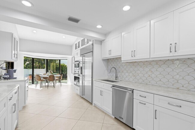 Building Photo - 1050 Brooks Ln