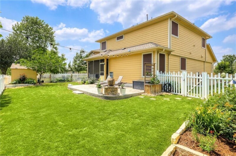 Building Photo - 529 Trinity Bend