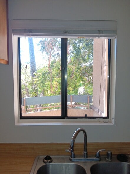 Building Photo - 10965 Fruitland Dr