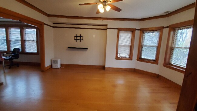 Building Photo - 5328 W Parker Ave