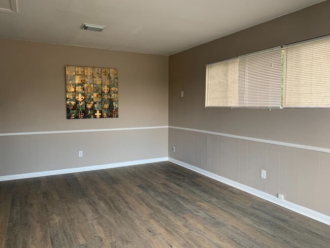 Building Photo - HOME SWEET HOME... Close to Barksdale Air Force Base
