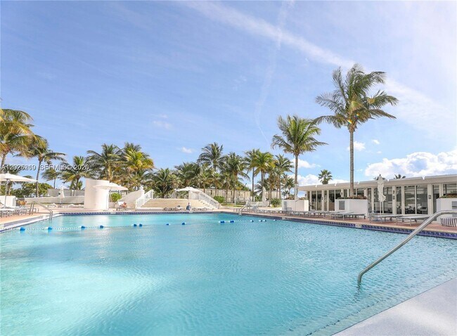 Building Photo - 10275 Collins Ave