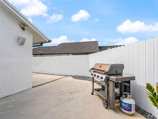 Building Photo - 7753 NW 189th St