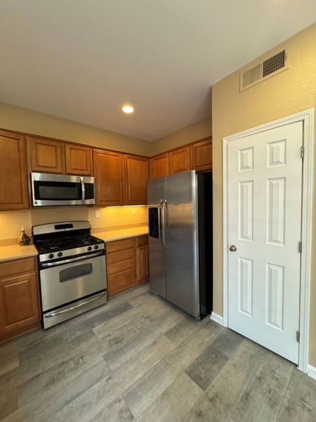 Building Photo - Beautiful 4 Bedroom Home with Solar – North Natomas