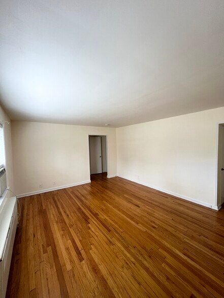 Livingroom view from entrance - 51 W Hudson Ave