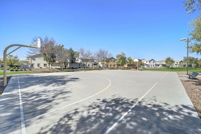 Building Photo - 2143 W Marconi Ave