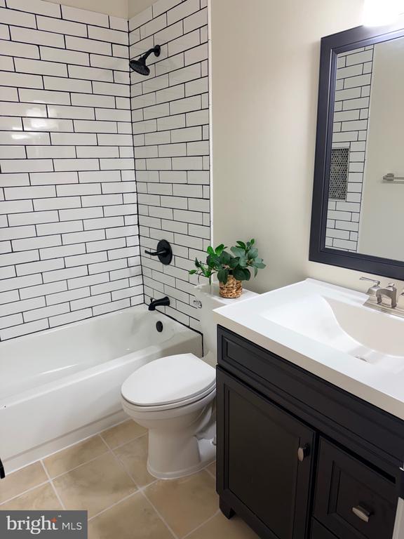 Building Photo - 46754 Woodmint Terrace