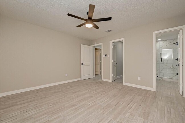 Building Photo - 1508 E Red Cedar Cir