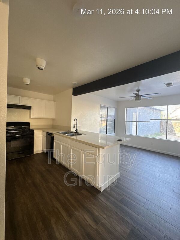 Building Photo - 1942 E Woodsville Ct