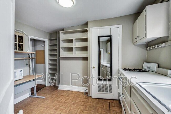 Building Photo - 3206 O St NW