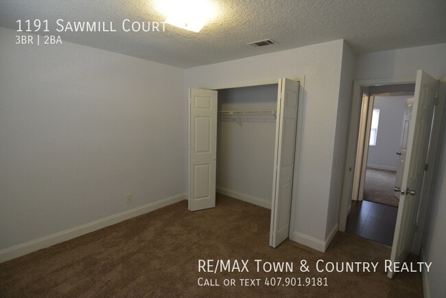 Building Photo - 1191 Sawmill Ct