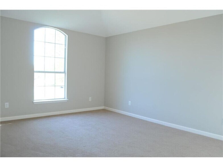 Building Photo - 923 Felicia Ln