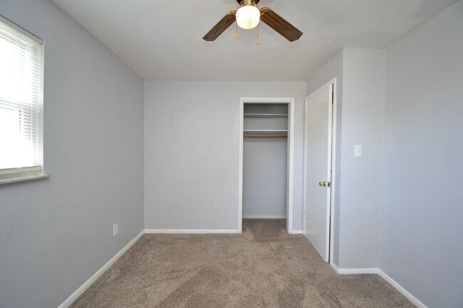 Building Photo - 1800 Keith Dr