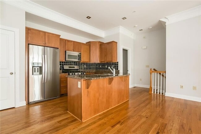 Building Photo - 1381 Parkview Ln