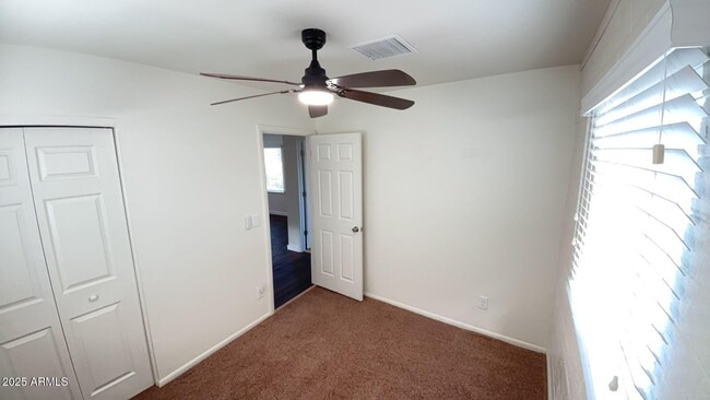 Building Photo - 1411 E Sierra St