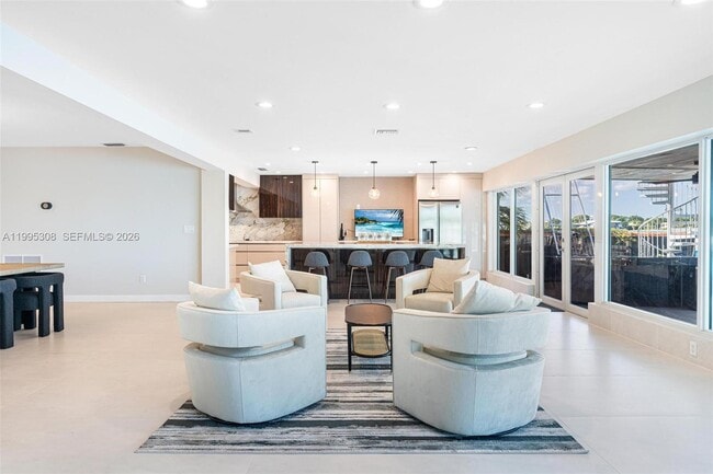 Building Photo - 1055 Stillwater Dr