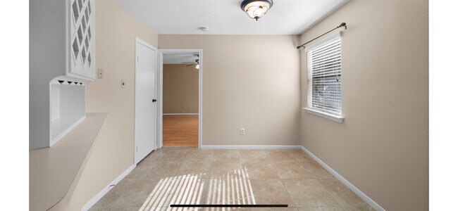 Building Photo - 12755 Mill Ridge Dr